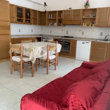 Apartment Da Alessandra Fondi